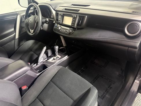 Used 2018 Toyota RAV4 XLE AWD/4WD image 24