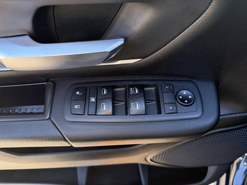 Used 2019 RAM 1500 Big Horn image 12