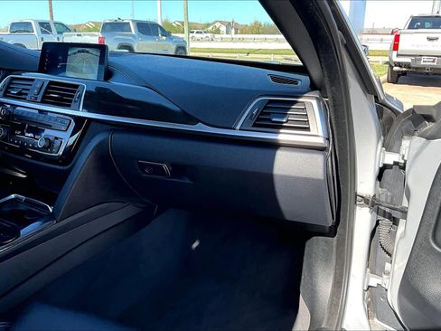 Used 2018 BMW 430i Convertible image 15