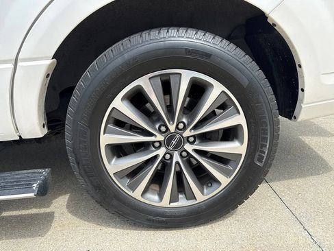 Used 2017 Lincoln Navigator Select AWD/4WD image 58