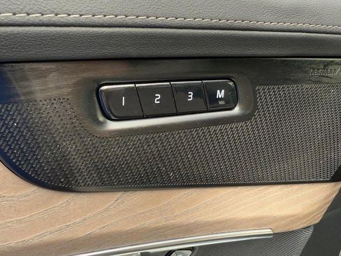 Certified 2025 Volvo XC90 B6 Plus image 16