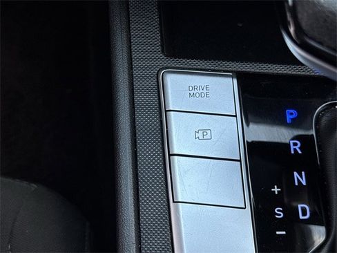 Used 2024 Hyundai Elantra SEL image 19