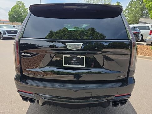Certified 2025 Cadillac Escalade V w/ LPO, ONYX Package AWD/4WD image 5