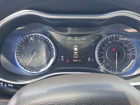 Used 2016 Chrysler 200 Limited FWD image 23