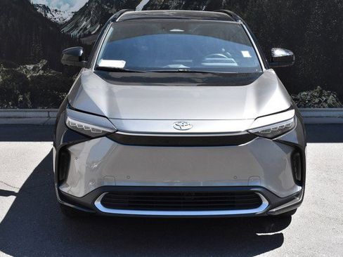 Used 2023 Toyota bZ4X XLE w/ Weather Package image 5