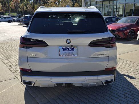 New 2026 BMW X5 sDrive40i image 6