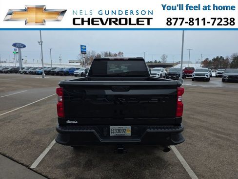 Used 2023 Chevrolet Silverado 2500 Custom w/ Custom Value Package image 6