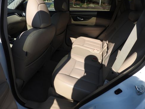 Used 2015 Nissan Rogue SL w/ SL Premium Package image 9