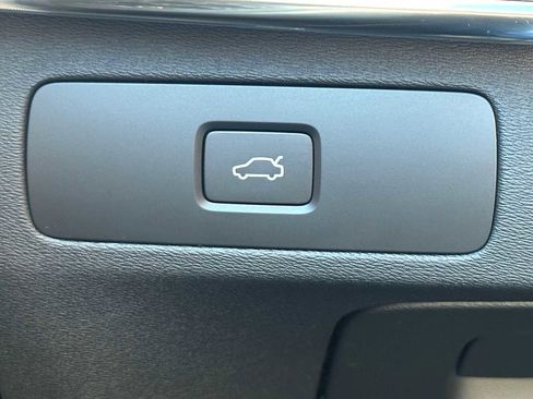 Certified 2025 Volvo XC90 B6 Ultra w/ Protection Package Premier image 33