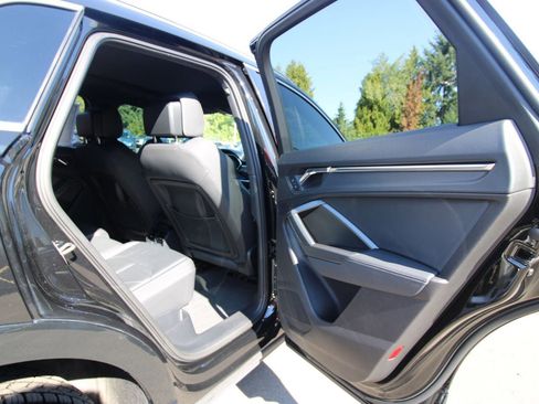 Used 2020 Audi Q3 2.0T Premium Plus image 22