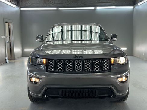 Used 2021 Jeep Grand Cherokee Laredo X RWD image 2