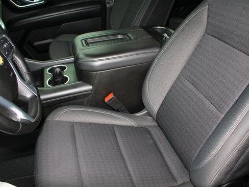 Used 2023 Chevrolet Suburban LS image 4