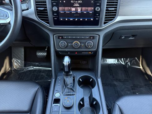 Used 2021 Volkswagen Atlas SE image 11