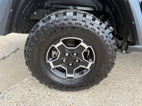 Used 2021 Jeep Gladiator Mojave image 11
