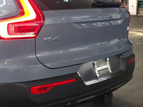 Certified 2023 Volvo XC40 Recharge Ultimate image 13