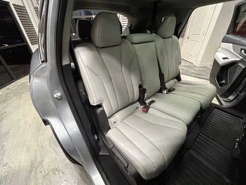 Used 2024 Acura MDX SH-AWD w/ Technology Package image 6