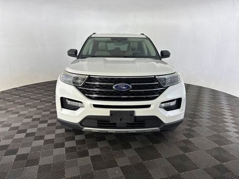 Used 2020 Ford Explorer XLT w/ Equipment Group 202A AWD/4WD image 3