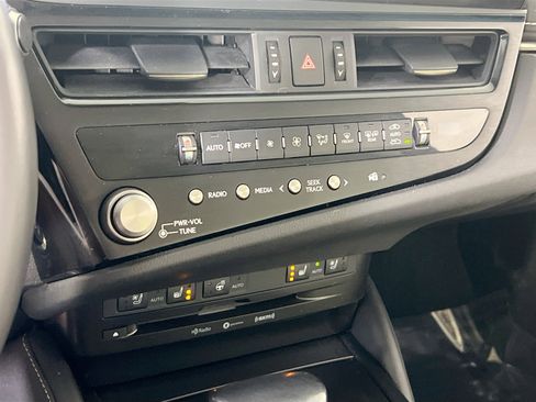 Used 2022 Lexus ES 250 w/ Premium Package image 16