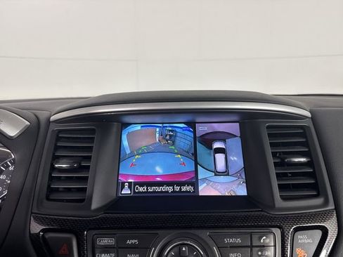 Used 2019 Nissan Pathfinder SL AWD/4WD image 8