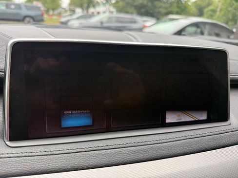 Used 2019 BMW X6 xDrive50i w/ M Sport Package AWD/4WD image 17