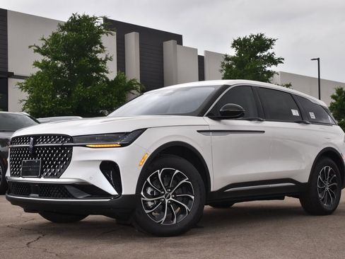 New 2026 Lincoln Nautilus Premier image 8