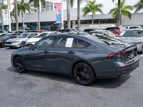 Certified 2025 Honda Accord SE image 7