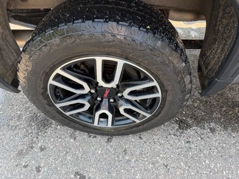 Used 2021 GMC Sierra 1500 AT4 w/ AT4 Preferred Package AWD/4WD image 6