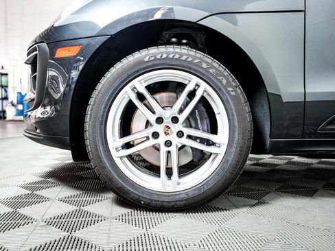 Certified 2026 Porsche Macan AWD/4WD image 14