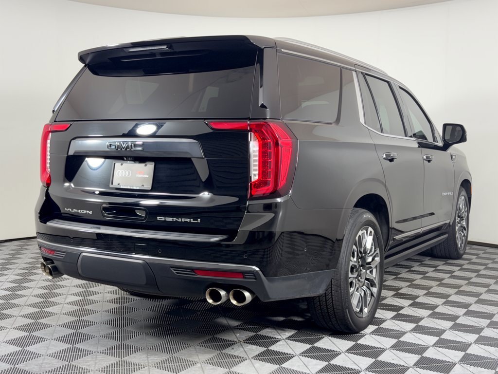 Used 2023 GMC Yukon Denali Ultimate w/ LPO, Floor Liner Package AWD/4WD image 9
