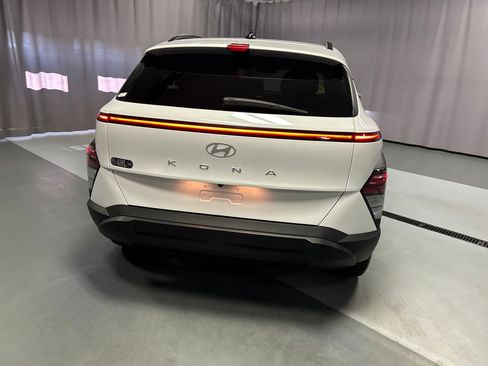 Used 2024 Hyundai Kona SEL FWD image 6