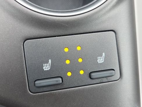 Certified 2021 Toyota Camry XLE w/ Navigation Upgrade Package image 24