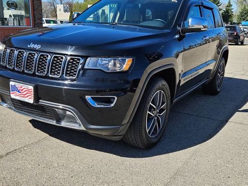 Used 2020 Jeep Grand Cherokee Limited AWD/4WD image 2