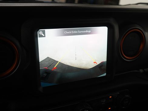Used 2020 Jeep Gladiator Mojave AWD/4WD image 18
