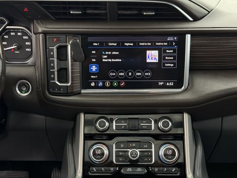 Used 2021 GMC Yukon Denali w/ Denali Premium Package RWD image 19