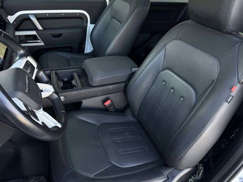 Used 2022 Land Rover Defender 90 X-Dynamic SE image 18