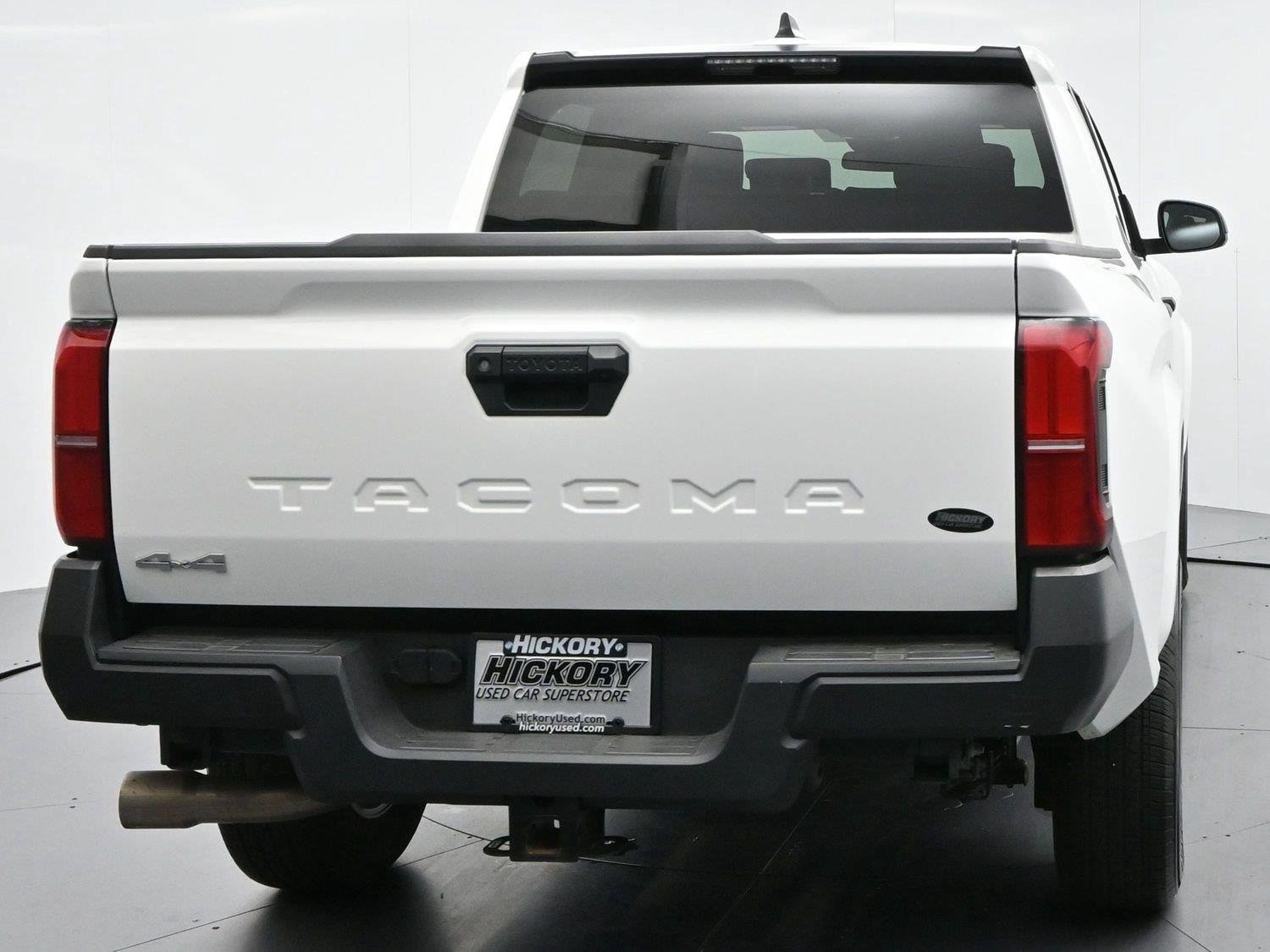 Used 2024 Toyota Tacoma SR AWD/4WD image 6