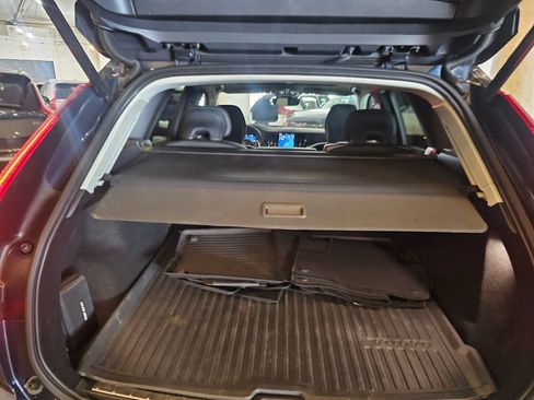 Certified 2023 Volvo XC60 B5 Core AWD/4WD image 7