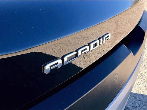 Used 2023 GMC Acadia SLE image 34