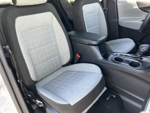 Used 2024 Chevrolet Equinox LS w/ LS Convenience Package FWD image 8