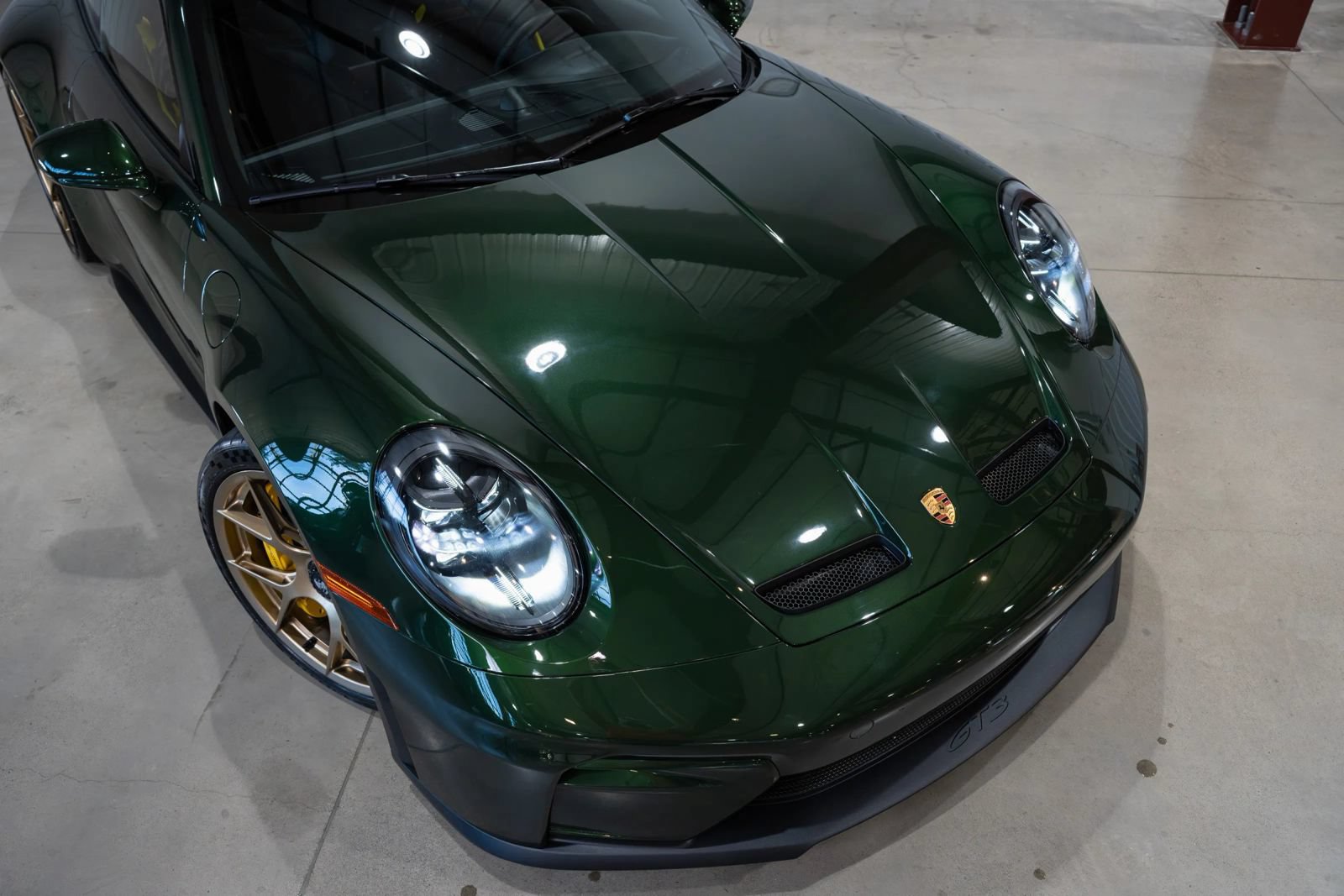 Used 2025 Porsche 911 GT3 RWD image 18