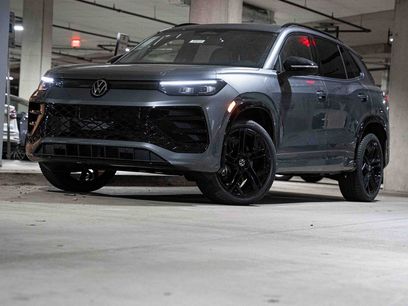 New 2025 Volkswagen Tiguan SE R-Line