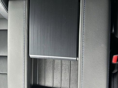 Used 2025 Toyota Tundra Platinum image 28