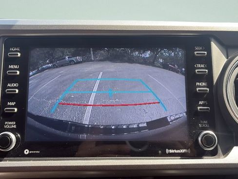 Used 2021 Toyota Tacoma SR5 RWD image 17