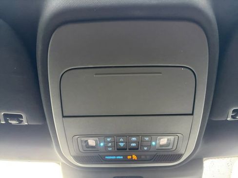 Used 2025 Ford Expedition Max King Ranch image 12