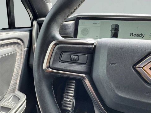 Used 2022 Rivian R1T Adventure image 30