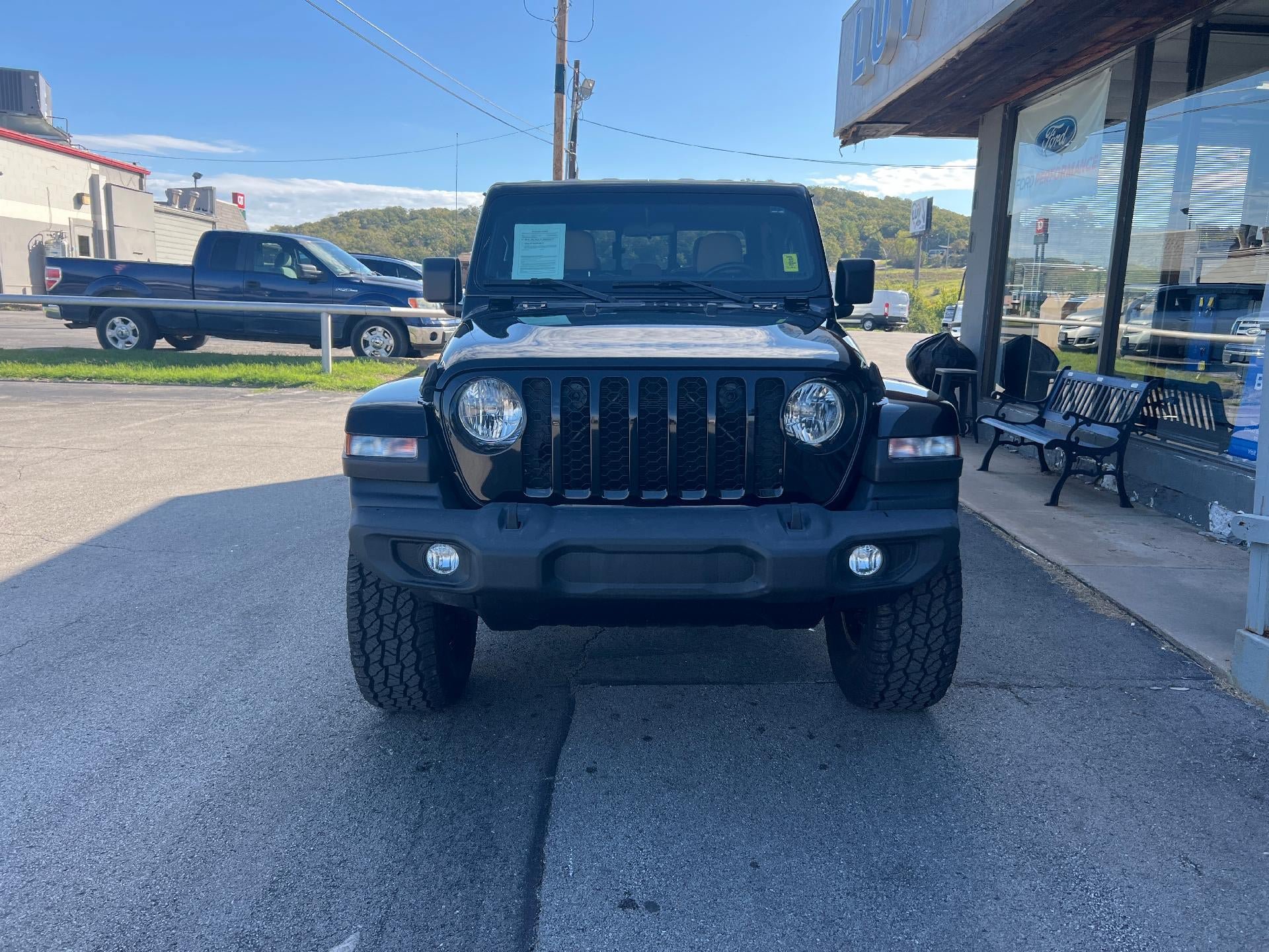 Used 2022 Jeep Gladiator Sport AWD/4WD image 4
