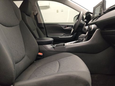 Used 2020 Toyota RAV4 XLE w/ Convenience Package image 21