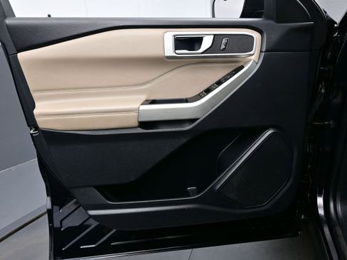 Used 2021 Ford Explorer XLT w/ Class III Trailer Tow Package image 10