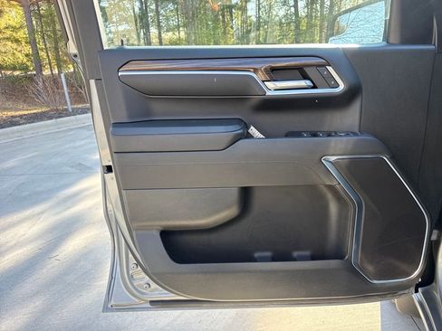 Used 2023 Chevrolet Silverado 1500 LT image 14