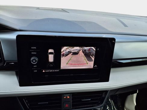 New 2025 Volkswagen Taos SE image 17